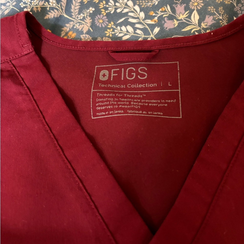 Slim Catarina Figs Scrub Top- Burgundy